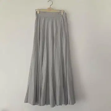 새상품급 롱 플레어 스커트 새틴 광택 그레이지 맥시