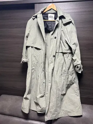 [ 인기 ] ZARA 옅은 카키 모즈 코트 모드