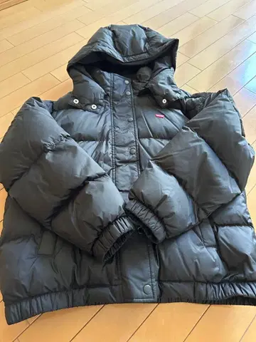 [ Levi's 블랙 ] 다운 자켓 후드 부착