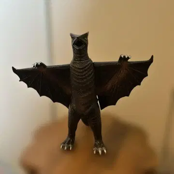 [갸오스] 블랙 괴수 피규어 날개를 펼친 자세