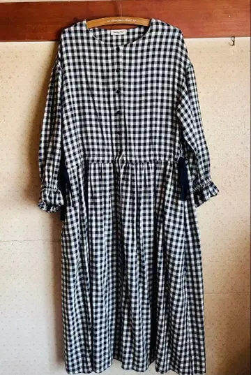 사만사 모스모스 깅엄 체크 패턴 롱 원피스 (블랙 화이트)