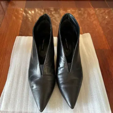 가죽 스틸레토 부티 블랙