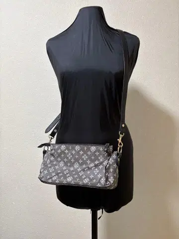 새상품급 russet 그레이 모노그램 숄더백