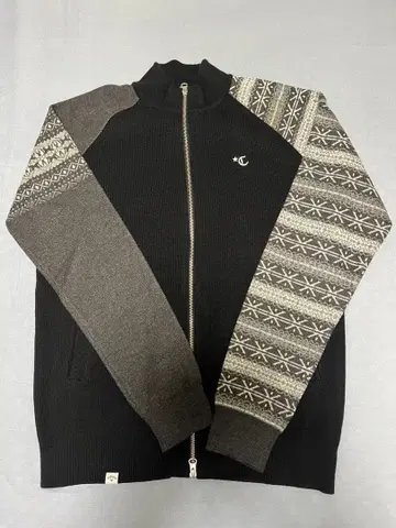 캘러웨이 골프 비대칭 소매 패턴 노르딕 무늬 집업 스웨터