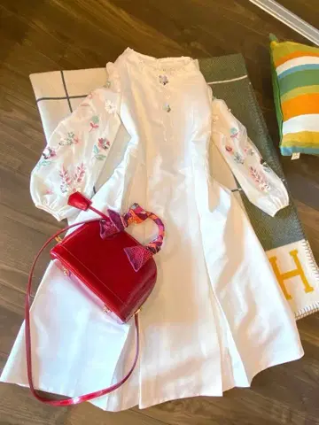 Chesty 자수 플라워 비쥬 원피스