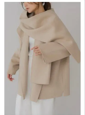 스톨 숏코트 밀크티