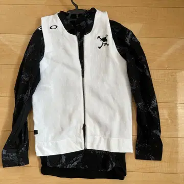 Oakley 화이트/블랙 베스트