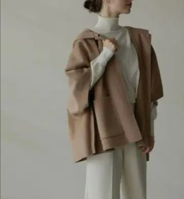 후드 부착 베이지 울 코트 프리 사이즈