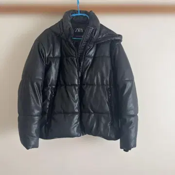 ZARA 블랙 다운 자켓