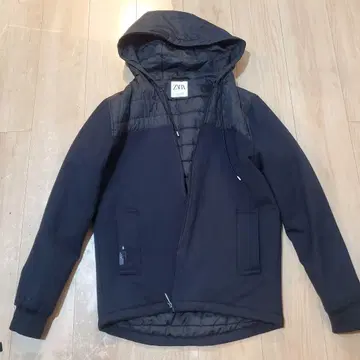 ZARA 후드 부착 자켓 블랙