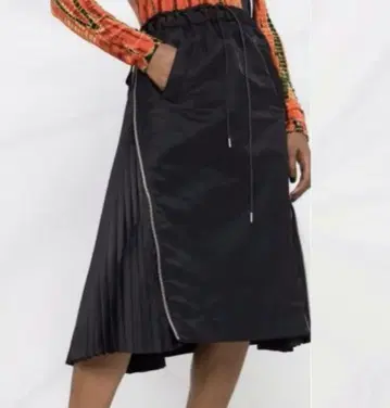 SACAI 사카이 사이드 플리츠 나일론 트윌 스커트 블랙