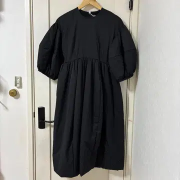 CLANE 패디드 볼륨 원피스