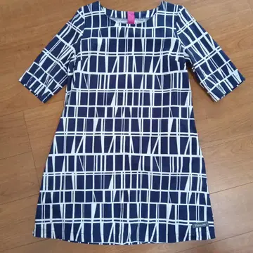 Finlayson 기하학 패턴 원피스 M 사이즈 (반팔 무릎 기장)