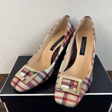 다이아나 체크 무늬 펌프스