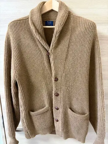 WILLIAM LOCKIE 베이지 리브 스웨터