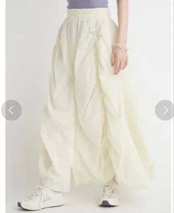 emmi 볼륨 드로스트 집업 스커트