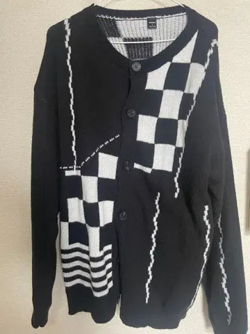 체크 무늬 버튼 가디건