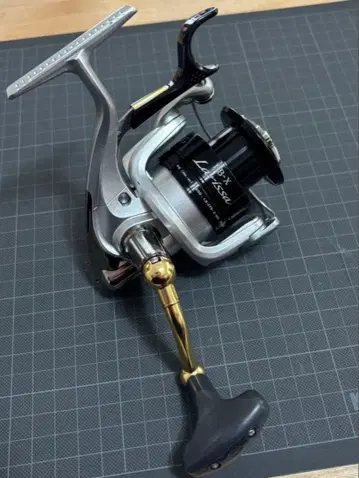 SHIMANO BBX 라리사 C3000S