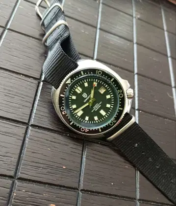 다이버 손목시계 블랙 다이얼 NATO 나일론 스트랩