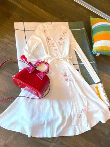 Chesty 니트 카슈쿨 플라워 비쥬 원피스