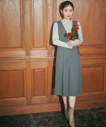 [ 새상품급 ] 애니시스 V넥 트위드 점프 스커트 라이트 그레이