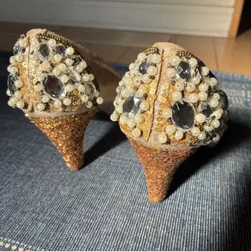 COCUE 골드 글리터 하이힐 펌프스