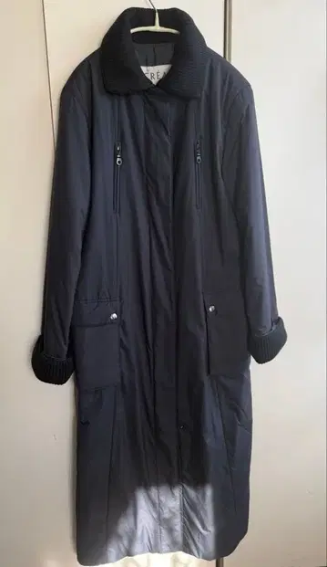 블랙 롱 맥시 길이 [롱 코트] 충전솜 가볍고 따뜻한 리브 귀여운