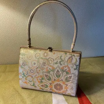 최고급 니시진 비단의 화려하고 아름다운 백