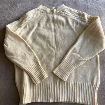 homspun 아이보리 니트 스웨터 긴팔