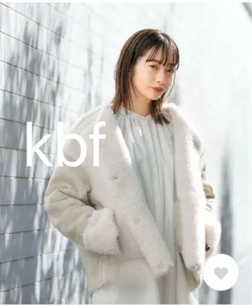 kbf 페이크 무스탕 패치워크 자켓 숏 기장 노카라 코트