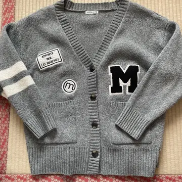 NICE CLAUP [ MARCHES ] 와펜 레터드 가디건