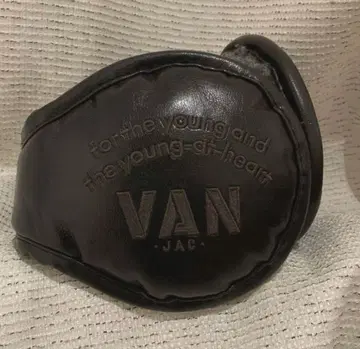 이어 머플러 협의 중