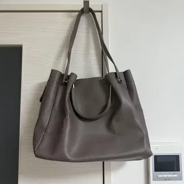 메탈 핸들 숄더백 그레이지 토트백