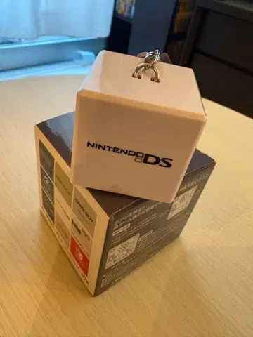 Nintendo 뮤지엄 한정판 시동음 키링 DS