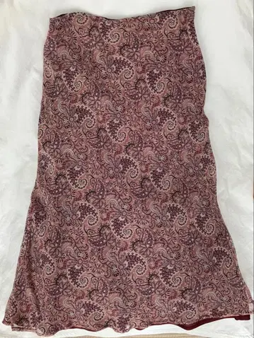 새상품급 MAX&Co. 페이즐리 무늬 플레어 스커트 M 사이즈 38