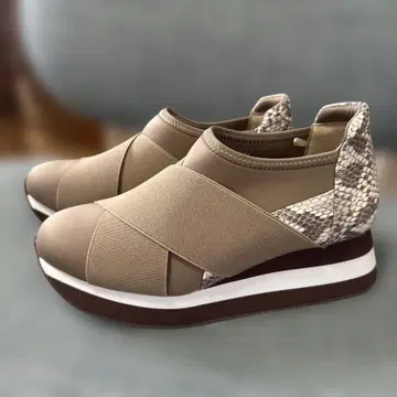 새상품 HEAL ME 통굽 스니커즈 베이지 22.5cm