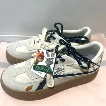 주토피아 주디 당근 자수 스니커즈