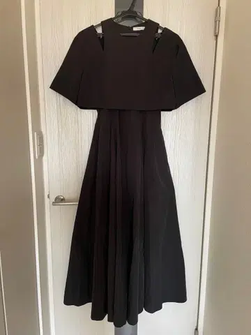 CLANE 블랙 드레스 플레어 스커트