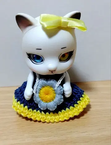 캡슐 인형 고양이 화이트 커스텀 오드아이