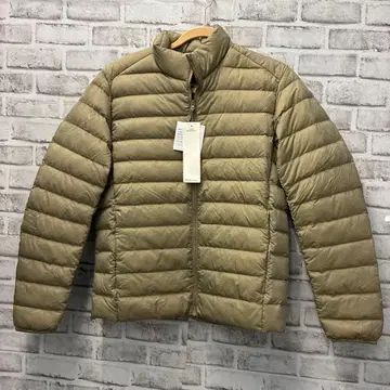 UNIQLO 울트라 라이트 다운 M 베이지 사이즈 M 정리번호 B 의류