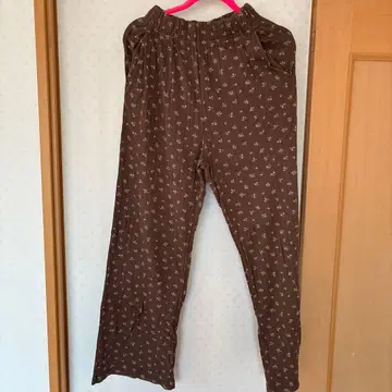 아야 가와사키 꽃무늬 팬츠