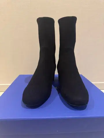 STUART WEITZMAN 블랙 부츠 수납 봉투 포함