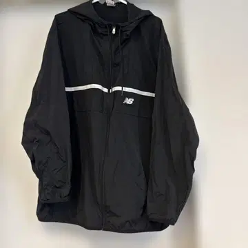 New Balance 블랙 나일론 자켓