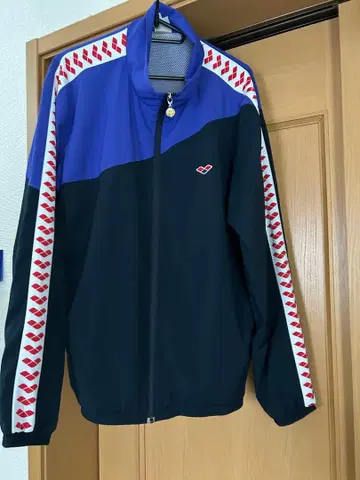 즉시 결제 씨가 왔어요! arena 지퍼 자켓