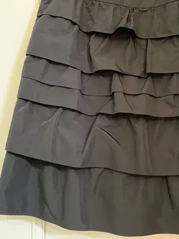 앙레클레 타프타 프릴 블랙 미니 플레어 스커트 사이즈 38