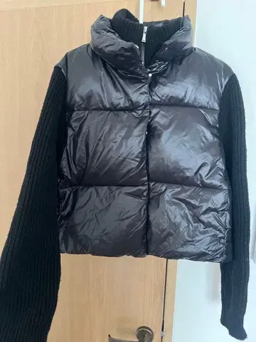 블랙 숏 기장 다운 자켓