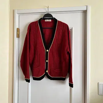 빨간색 케이블 짜임 가디건