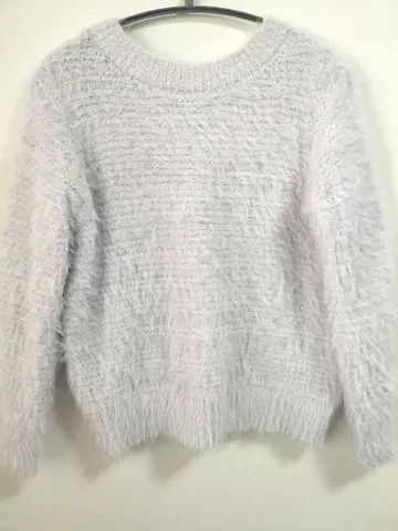 니트 긴팔 복슬복슬 옅은 퍼플 보라색