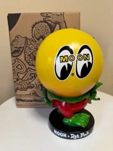 라트픽 문아이즈 피규어