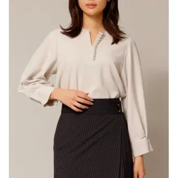 TONAL 펄 키넥 블라우스 라이트 그레이 38 사이즈